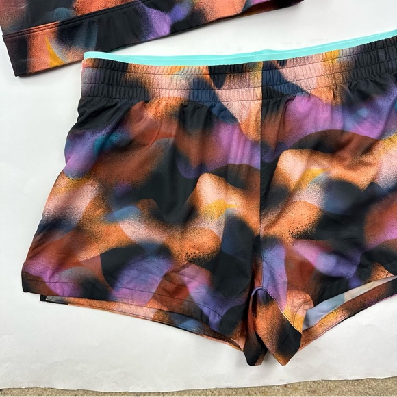 Fabletics Meltdown Crystal Wave Shorts Sports Bra Set Activewear Set Size XL - Picture 5 of 13